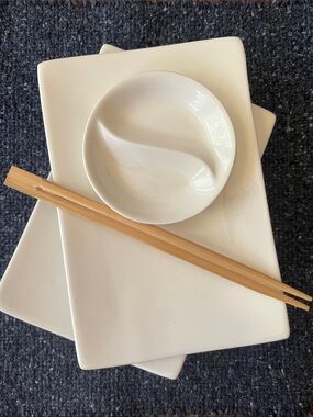 Maxwell Williams White Ceramic Sushi Dinnerware Set - Modern Tableware